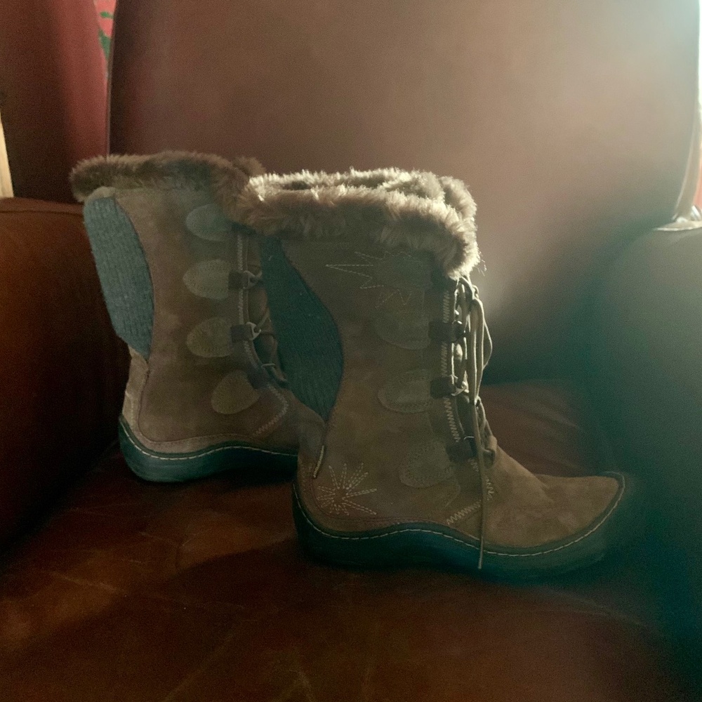 Snow Boots